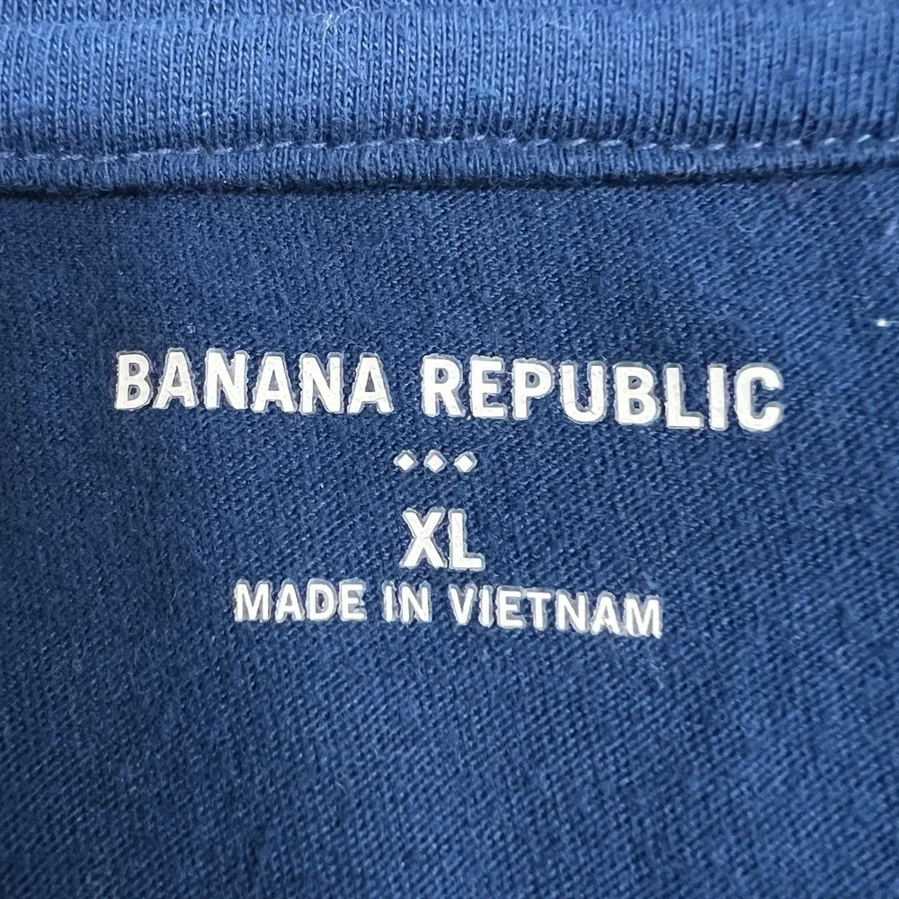 Banana Republic Shirt Mens XL Blue Crew Neck Neapolitan Slice Pizza Casual Tee‎